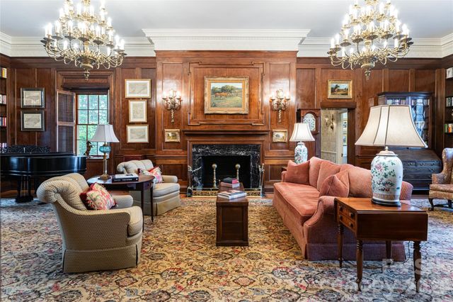 324 Vanderbilt Road, Asheville, NC 28803