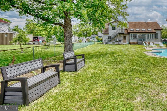 7810 DEBOY, Dundalk, MD 21222