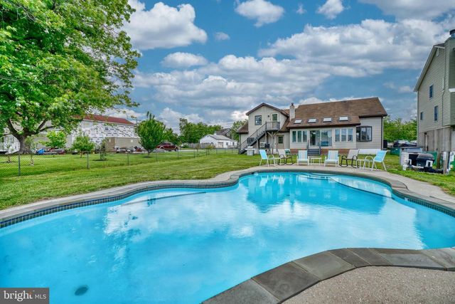 7810 DEBOY, Dundalk, MD 21222