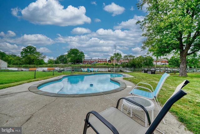 7810 DEBOY, Dundalk, MD 21222