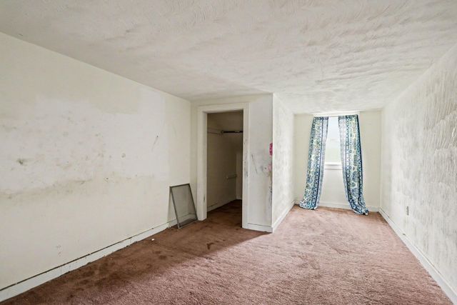 64071 M 40, Lawton, MI 49065