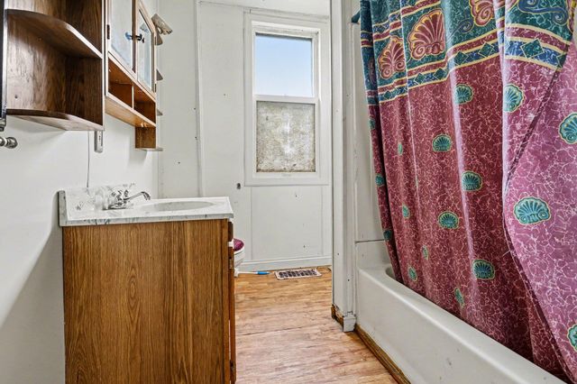 64071 M 40, Lawton, MI 49065