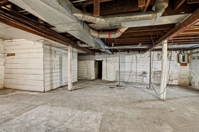 64071 M 40, Lawton, MI 49065