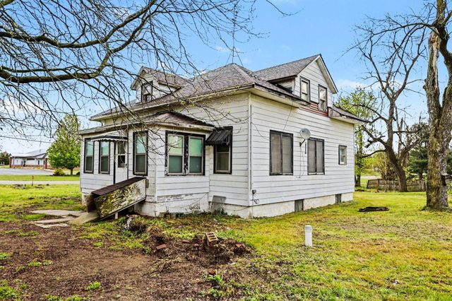 64071 M 40, Lawton, MI 49065