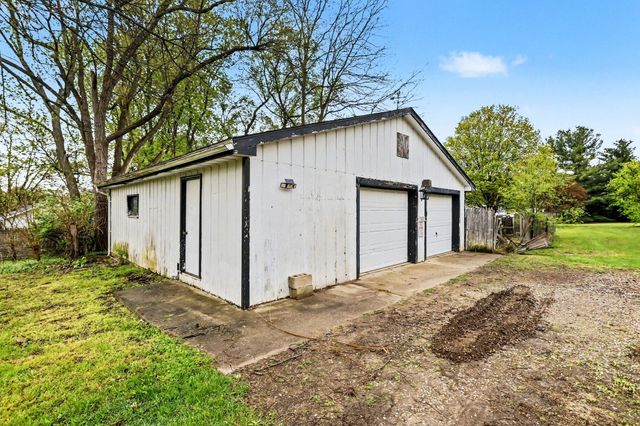 64071 M 40, Lawton, MI 49065