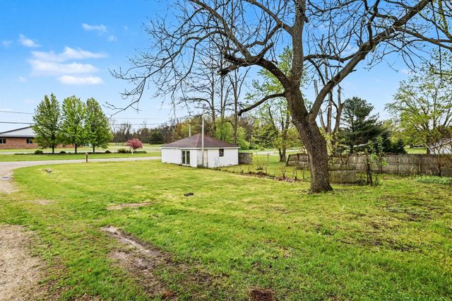 64071 M 40, Lawton, MI 49065
