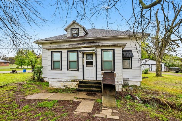 64071 M 40, Lawton, MI 49065