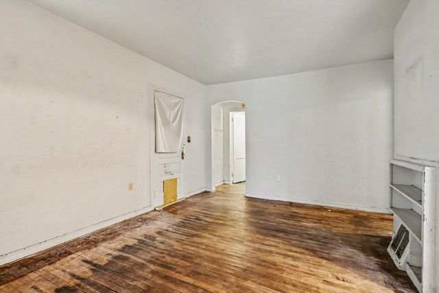 64071 M 40, Lawton, MI 49065