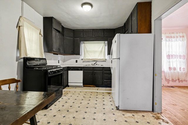 64071 M 40, Lawton, MI 49065