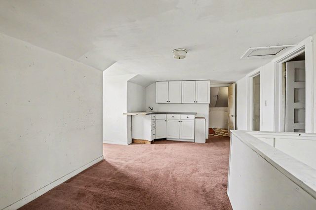 64071 M 40, Lawton, MI 49065