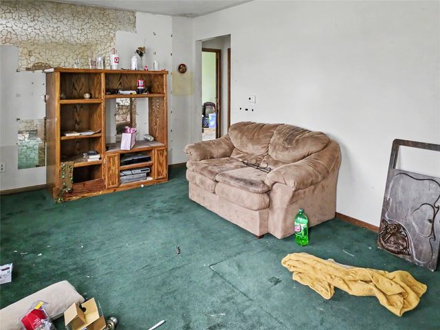 4101 SE 2nd Street, Des Moines, IA 50315