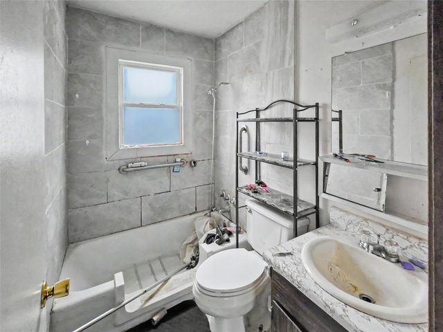 4101 SE 2nd Street, Des Moines, IA 50315