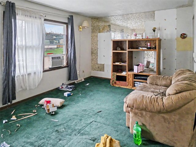 4101 SE 2nd Street, Des Moines, IA 50315