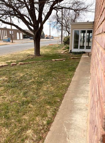 1001 Jefferson Street, Plainview, TX 79072