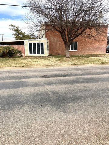 1001 Jefferson Street, Plainview, TX 79072
