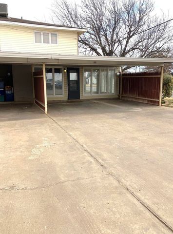 1001 Jefferson Street, Plainview, TX 79072