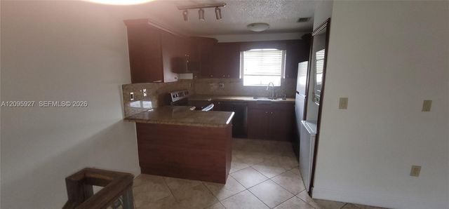 3254 W 70th Street 201, Hialeah, FL 33018