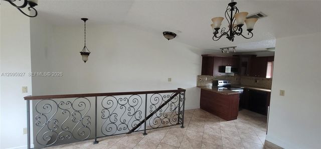 3254 W 70th Street 201, Hialeah, FL 33018
