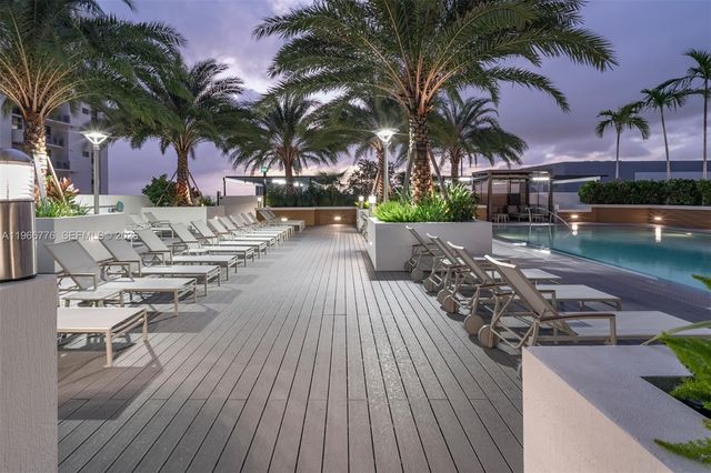 221 SW 12th St 1017, Miami, FL 33130