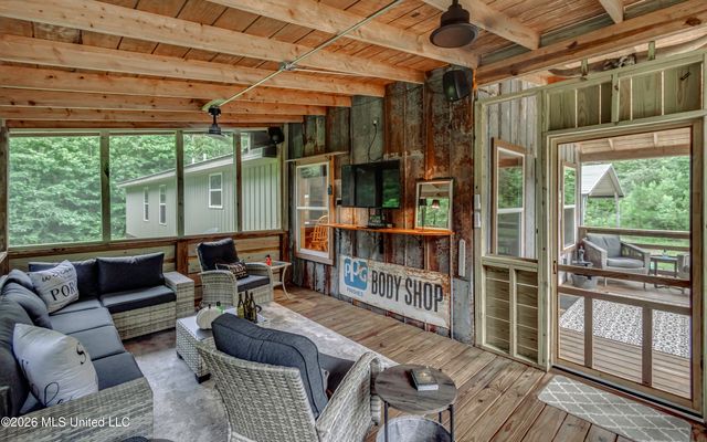 1058 E Broadwater Road, Byram, MS 39212
