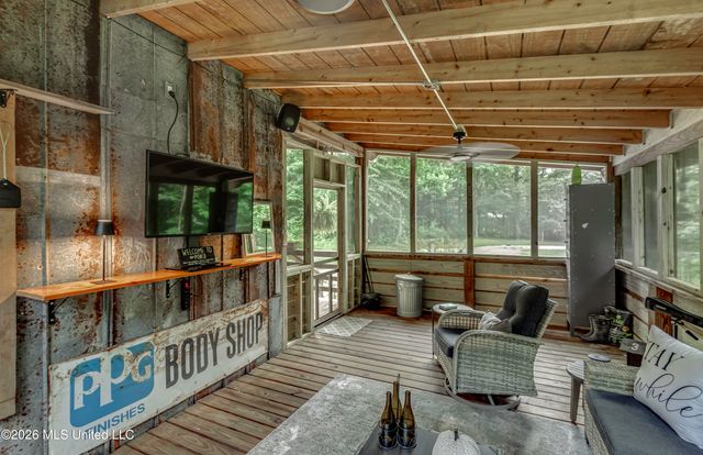 1058 E Broadwater Road, Byram, MS 39212