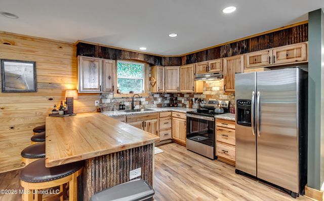1058 E Broadwater Road, Byram, MS 39212
