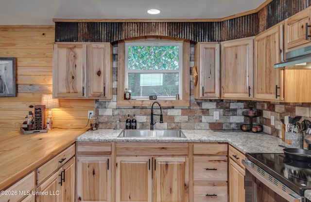 1058 E Broadwater Road, Byram, MS 39212