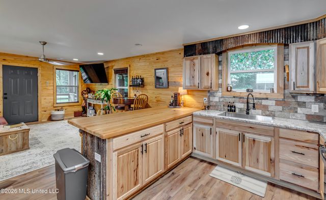 1058 E Broadwater Road, Byram, MS 39212