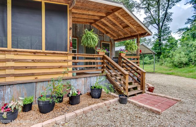 1058 E Broadwater Road, Byram, MS 39212