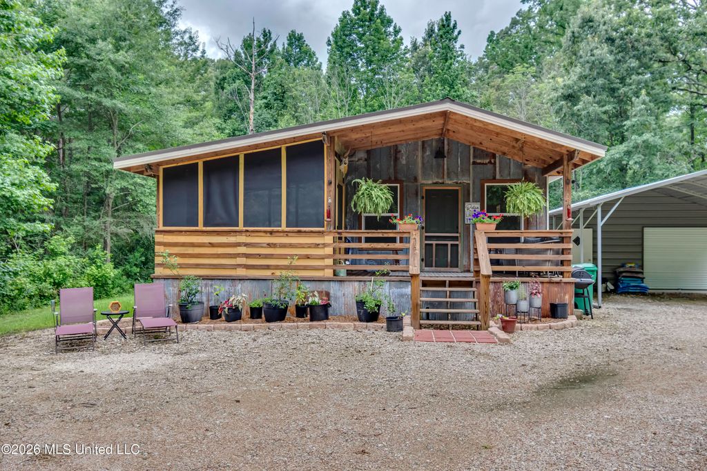 1058 E Broadwater Road, Byram, MS 39212