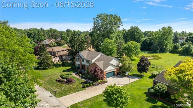 37125 Fox Glen, Farmington Hills, MI 48331