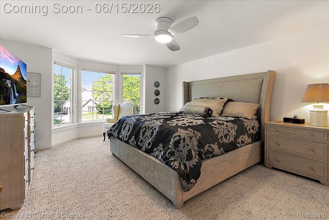 37125 Fox Glen, Farmington Hills, MI 48331