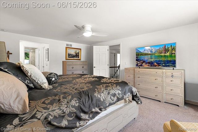37125 Fox Glen, Farmington Hills, MI 48331