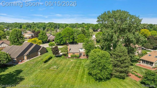 37125 Fox Glen, Farmington Hills, MI 48331