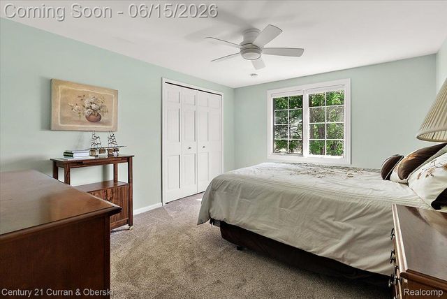 37125 Fox Glen, Farmington Hills, MI 48331