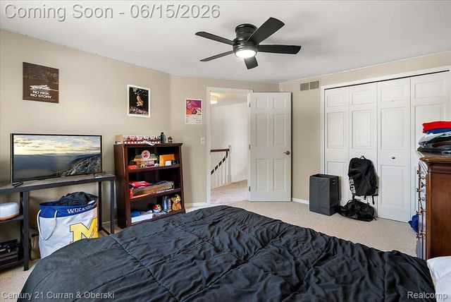 37125 Fox Glen, Farmington Hills, MI 48331