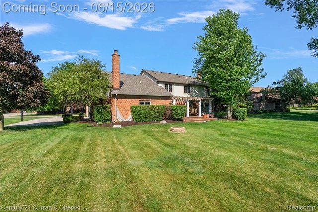 37125 Fox Glen, Farmington Hills, MI 48331
