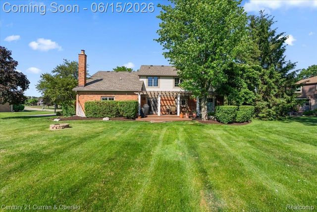 37125 Fox Glen, Farmington Hills, MI 48331