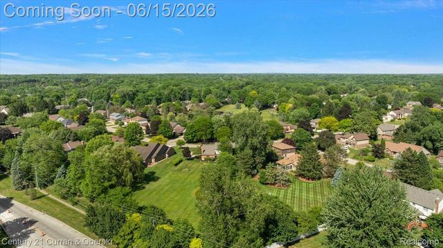 37125 Fox Glen, Farmington Hills, MI 48331