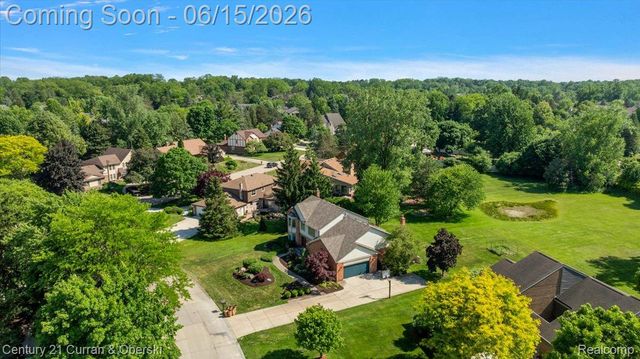37125 Fox Glen, Farmington Hills, MI 48331