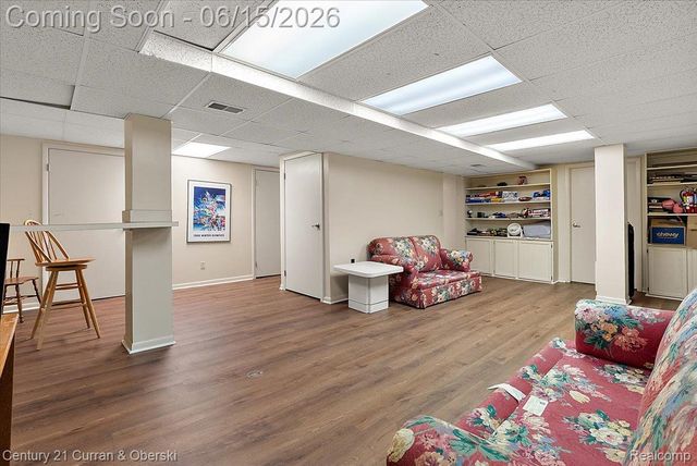 37125 Fox Glen, Farmington Hills, MI 48331