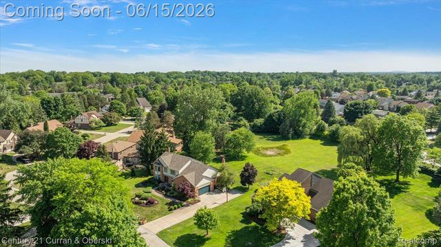 37125 Fox Glen, Farmington Hills, MI 48331