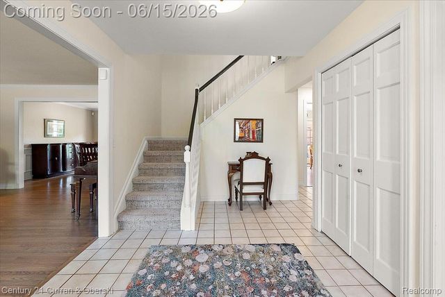 37125 Fox Glen, Farmington Hills, MI 48331