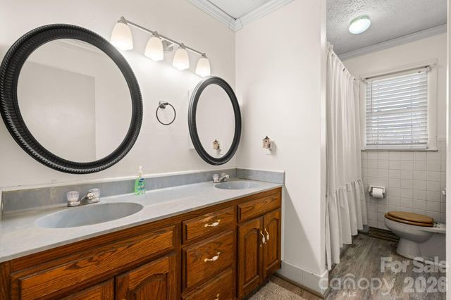 1470 Fairway Acres Road, Lenoir, NC 28645