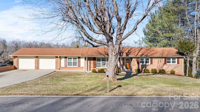 1470 Fairway Acres Road, Lenoir, NC 28645