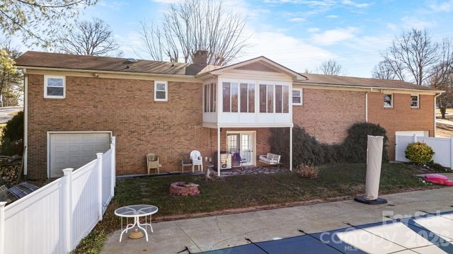 1470 Fairway Acres Road, Lenoir, NC 28645