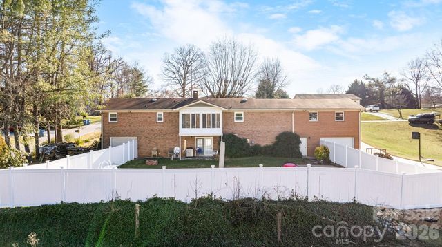 1470 Fairway Acres Road, Lenoir, NC 28645