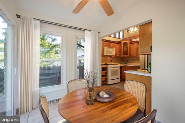 1224 SIMMONS DR, Rockville, MD 20851