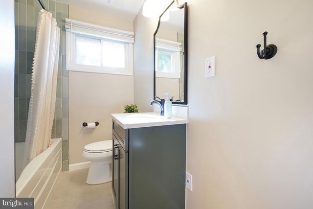 1224 SIMMONS DR, Rockville, MD 20851
