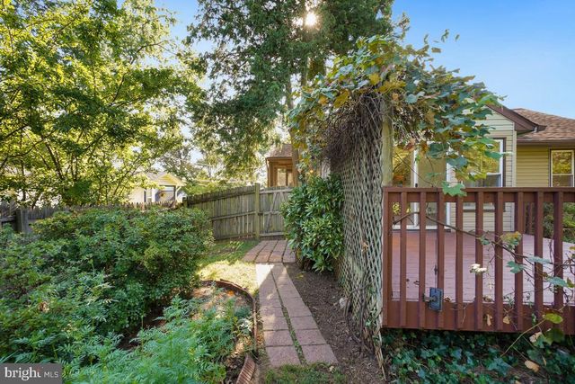 1224 SIMMONS DR, Rockville, MD 20851